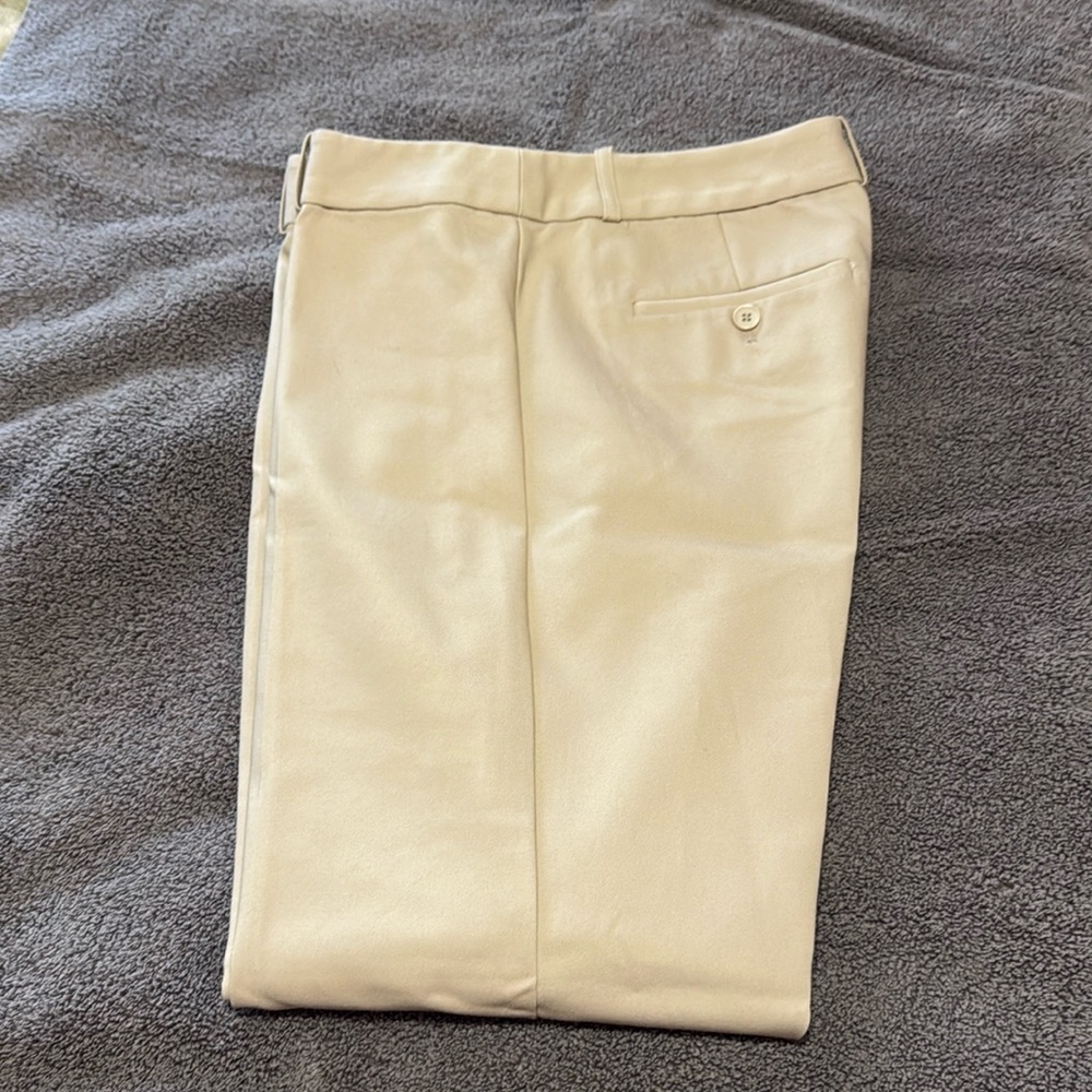 Ladies, Liz Claiborne crop dress pants, classic size 10 in great condition